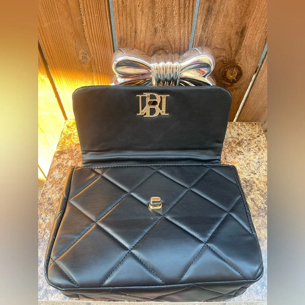 Badgley Mischka Quilted Big Chain Crossbody Bag - Picture 9 of 14